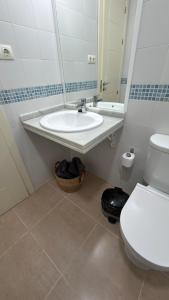 Apartahotel Moderno y Económico para 2 personas a 10 minutos de Sevilla con fácil aparcamiento