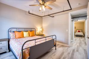 902 Howard Lofts