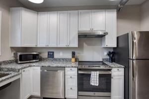 902 Howard Lofts