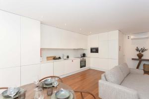 Liiiving in Porto - The Prestige Apartment F