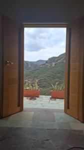 Cabaña con vista a la montaña