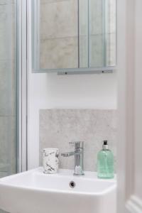 Central Brighton 1 Bedroom Apartment