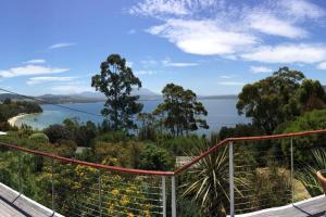 Exquisite Waterfront Oasis Near Bruny Hobart