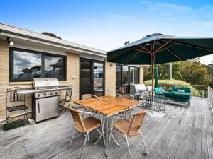 Exquisite Waterfront Oasis Near Bruny Hobart