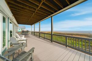 Beachfront Bliss with Views from Every Room