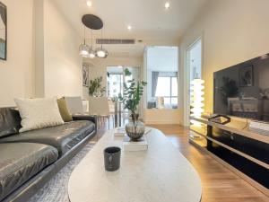 Near BTS l Central Sukhumvit l Pool and Garden l Sontana