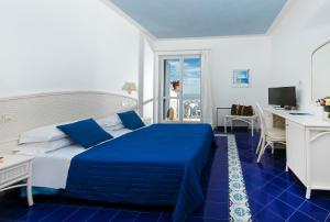 Double or Twin Room with Balcony and Sea View room in Hotel Club Due Torri