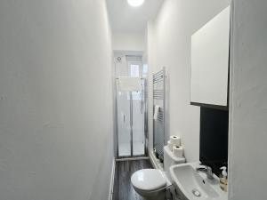 Modern Montgomery Apartment