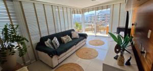 Apart Hotel Cobertura Duplex Frente Mar na Barra da Tijuca 2 Suítes Piscina e Vista Incrível