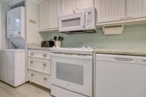 Walk to Beach! Hilton Head Island Escape with Pool