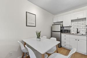 The Moose Lodge - Modern Condo in Collingwood