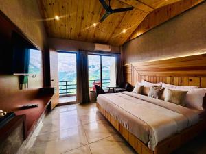 The Edge Heavan Resort - Luxury Rooms With Open Terrace Near JW Marriott