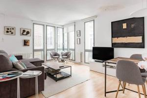 City Center Apartment With Shaded Terrace