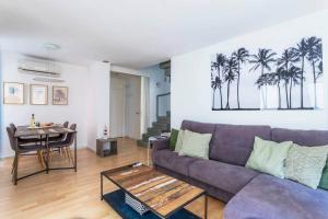 City Center Apartment With Shaded Terrace
