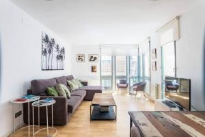 City Center Apartment With Shaded Terrace