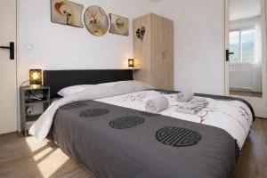 LÉclat Céleste - Parking Gratuit et Securisé - Vue Panoramique - Wifi Fibre - Idéal Professionnel ou Escapade à Deux