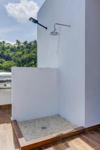 Ocean View Retreat-Rooftop Deck & Panoramic Views