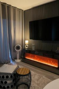 3704 Fully remodeled & modern Enclave at Unviersal