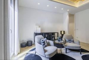 Luxurious 3-Bedroom Apartment in Barcelona with Private Entrance