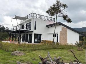 Villa El Encanto Casa campestre con fogata y vista