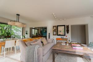 Orangerie 200 sqm 4BR Luxury Apt in Neuilly