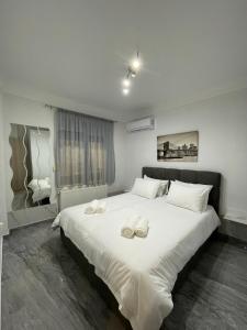 Spacious apartment with patio in city center