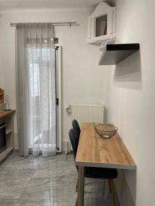 Spacious apartment with patio in city center
