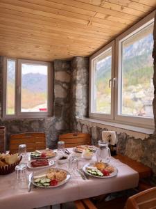 Rosi peak Guesthouse