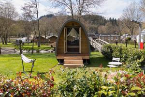 Pod View-side river am clerve