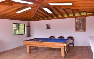 Finca con Piscina gigante y con jacuzzi cerca al peñol