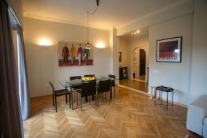 Elegant 2BR Residence - Walk to Acropolis & Plaka