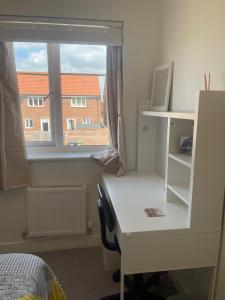 Relaxing Single Room Ideal for Work Unwind