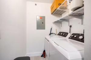 Newly Renovated Condo at The Yacht Club Aventura 1305