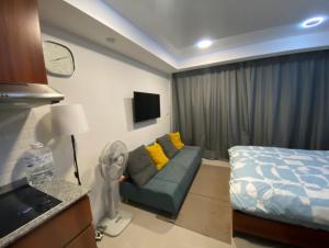 CB205 Thai Studio Condotel777 next to the longest and cleanest beach