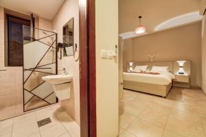 Raha Elite Suites and Villas for Family Only