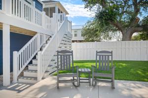A Pier To Sea by Oak Island Accommodations