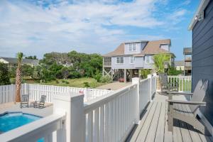 A Pier To Sea by Oak Island Accommodations