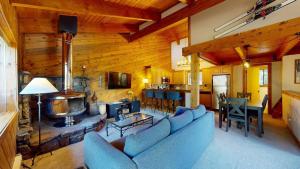 Smokey Plaza Condo 1