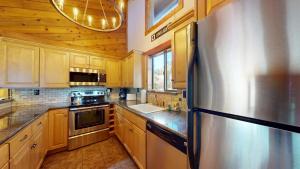 Smokey Plaza Condo 1
