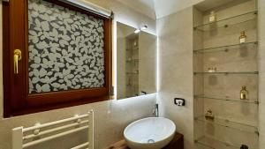 Prestigious Apartment Main street in Siena