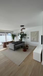 Moderne & helle Wohnung mit Parkplatz in Bettrum