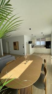 Moderne & helle Wohnung mit Parkplatz in Bettrum