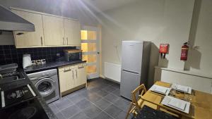Spacious 2 Bedroom Flat in Coatbridge