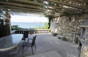 House Danica Monterosso