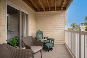 Après Surf by Oak Island Accommodations