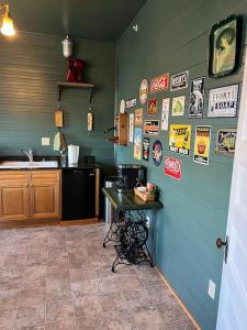 Desperado - CA King Size Bed - Sleeps 2-4