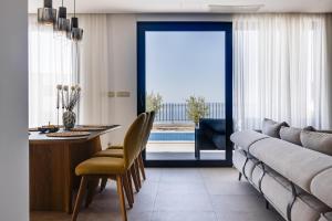 Villa di Sole - Heated Pool & Panoramic Sea View
