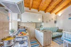 Beli Old Town Apartment - Happy Rentals