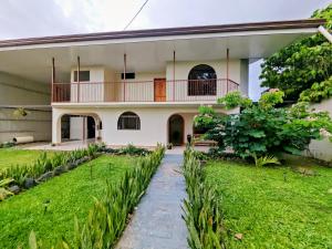 Alinas House