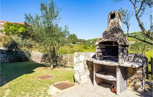 Cozy Apartment In Palit With Swimming Pool